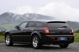 300C ツーリング5.7 HEMI後方