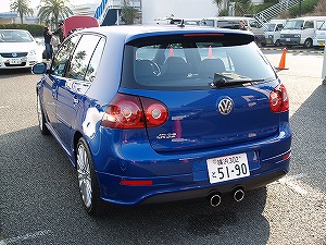 Golf R32 4dr後方