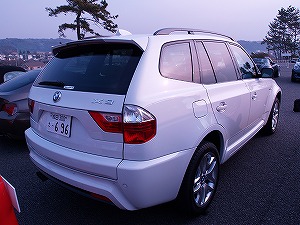 X3 3.0si後方