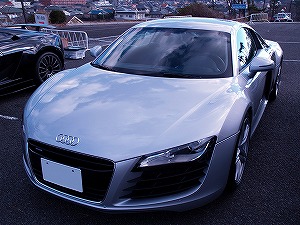 R8 4.2FSI quattro前方