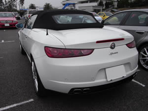 Alfa Spider 2.2 JTS Selespeed White Edition後方