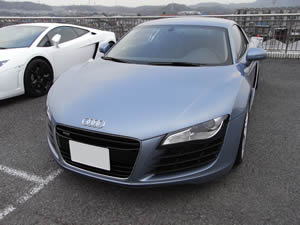 R8 4.2FSI quattro前方