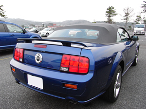 マスタング V8 GT コンバーチブル後方