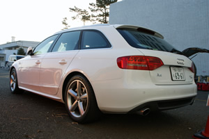 A4 Avant 2.0TFSI quattro後方