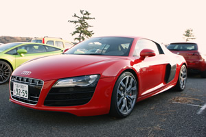 R8 5.2FSI quattro前方