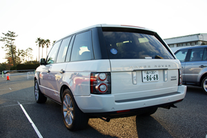 RANGE ROVER VOGUE 5.0 V8 SUPERCHARGED後方