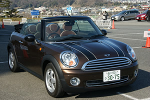 Cooper Convertible前方