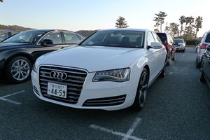 A8 4.2 FSI quattro前方