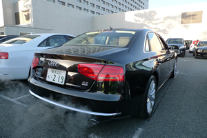 A8 L4.2 FSI quattro後方