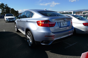 ActiveHybrid X6後方