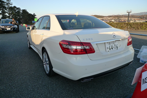 E 350 BlueTEC アバンギャルド後方