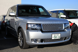  RANGE ROVER
ヴォーグ 5.0 V8 Supercharged前方