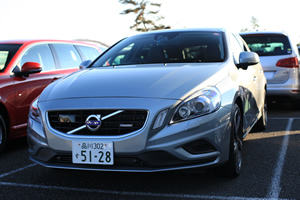 V60 T6 AWD R-DESIGN前方