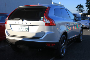 XC60 T6 AWD SE後方