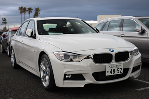 3 Series 320i Sedan前方