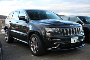 Grand Cherokee・SRT8前方