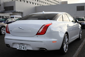 XJ 3.0 Portfolio後方