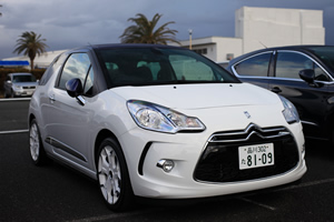 DS3 Chic Ultra Marine (限定車)前方