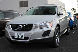 XC60 T6 AWD 前方