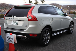 XC60 T6 AWD 後方