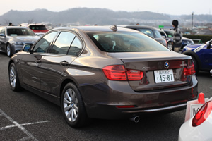 3 Series 320i xDrive後方