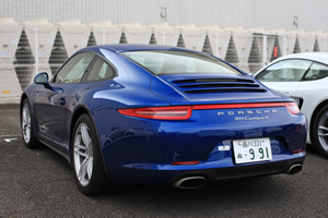 911カレラ4後方