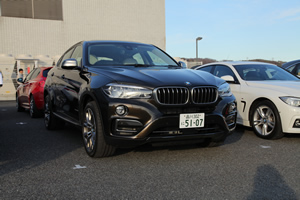 xDrive50i前方