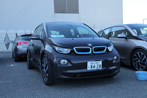 i3 （レンジ・エクステンダー装備車）前方