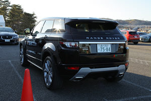 RANGE ROVER EVOQUE　Autobiography後方