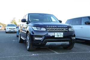 RANGE ROVER SPORT HSE前方