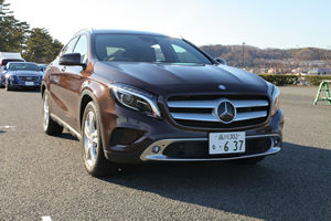 GLA 250 4MATIC 前方