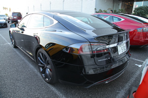 Model S 85後方