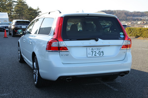 V70 T5 SE後方