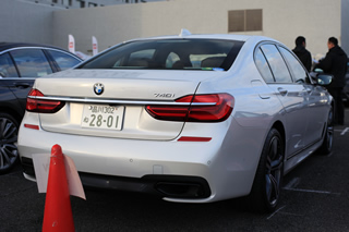 740i M Sport後方