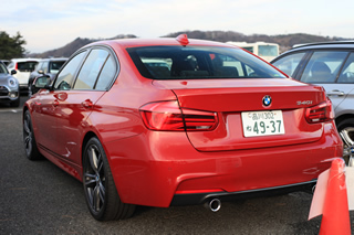 340i M Sport後方