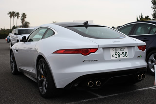 F-TYPE R AWD Coupe後方