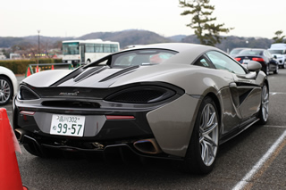 McLaren 570S後方