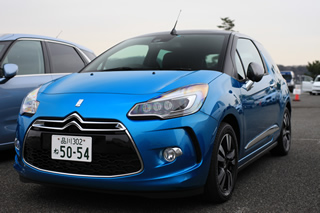 DS 3 CABRIO Chic前方