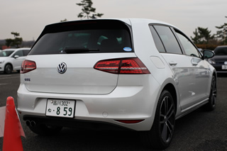 Golf GTE後方